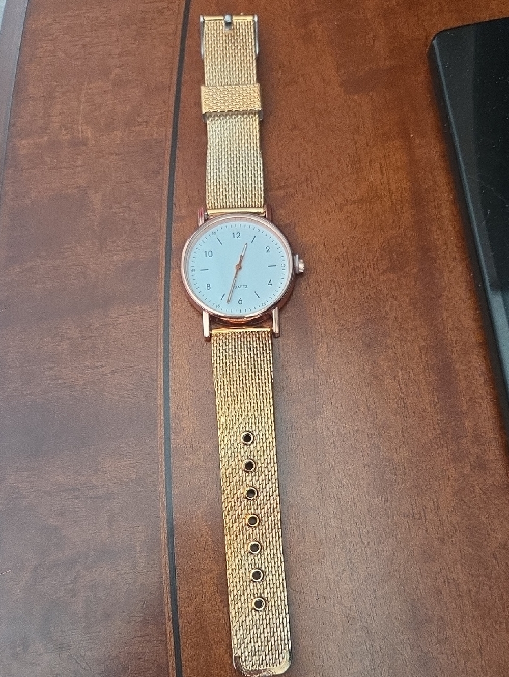 Gold Mesh Band Minimalist Watch